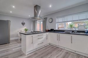 Kitchen/Diner- click for photo gallery